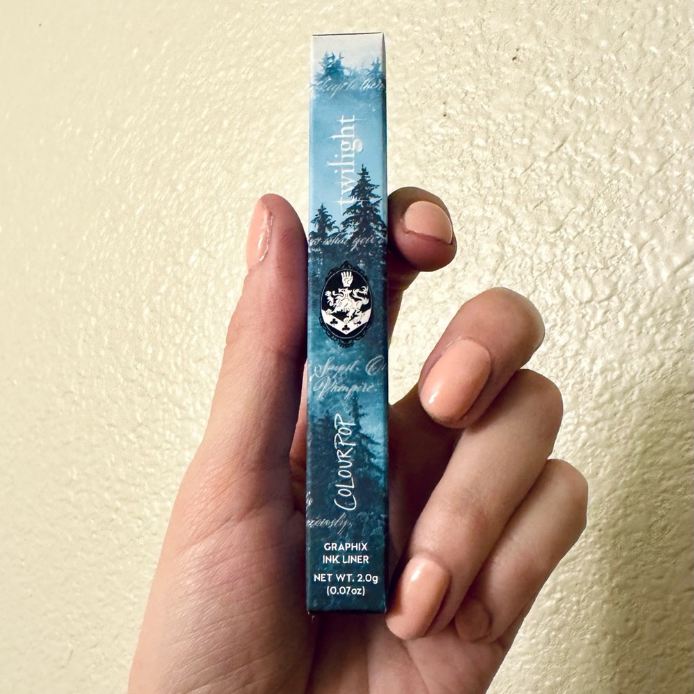 Colourpop x Twilight | Graphic ink liner in “Forever”